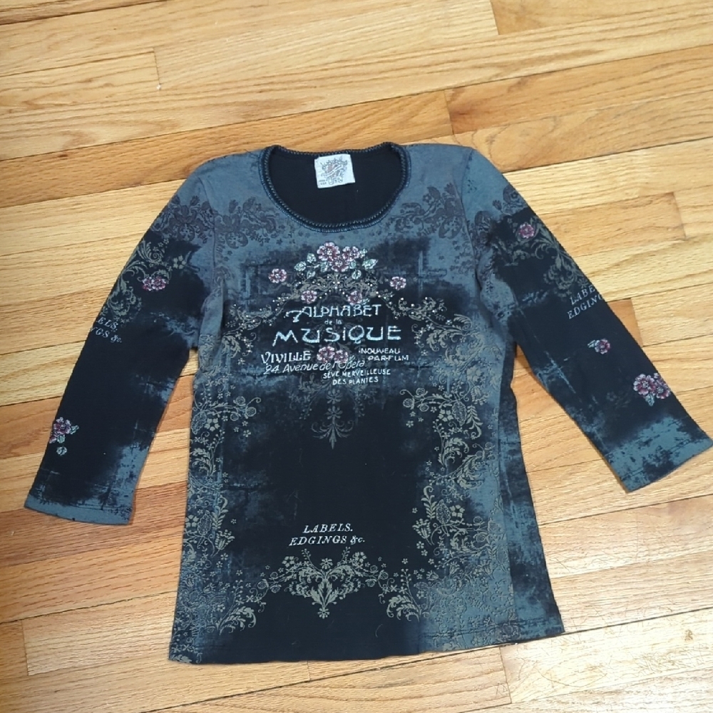 Women's 3/4 Length Sleeve Shirt - Black and Gray